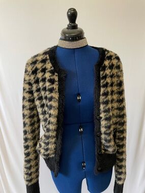 Black & Beige Fuzzy Houndstooth Women's Cardigan Jacket